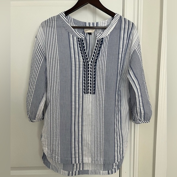 Universal thread women’s embroidered tunic top size XS white blue - Picture 1 of 6